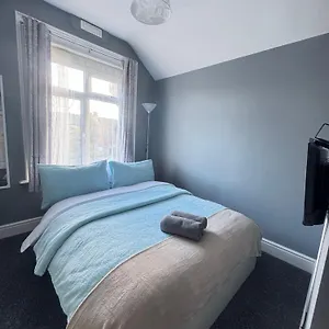 Shirley House 6, Guest House, Self Catering, Self Check In With Smart Locks, Use Of Fully Equipped Kitchen, Close To Centre, Ideal For Longer Stays, Excellent Transport Links Southampton